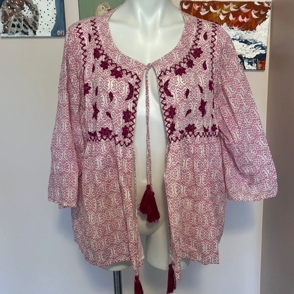 Hagel Pink and White Shrug